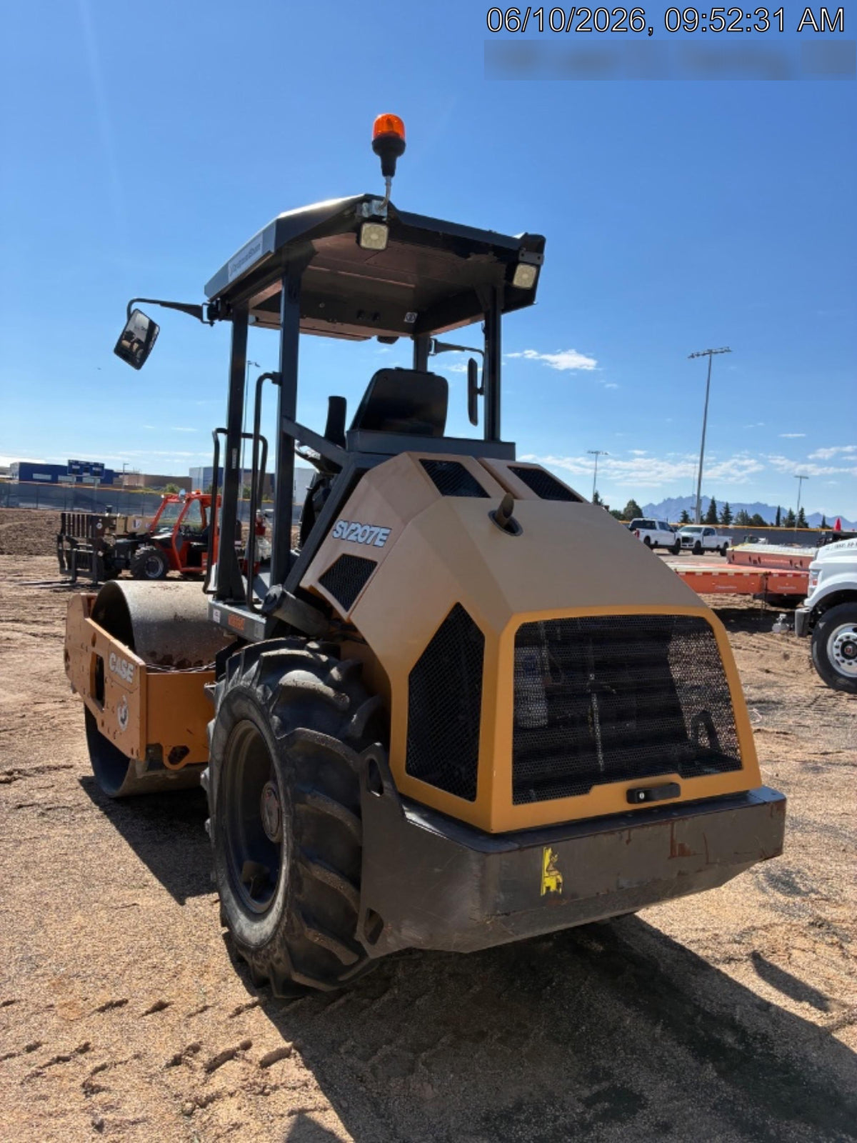 2020 CASE SV207E