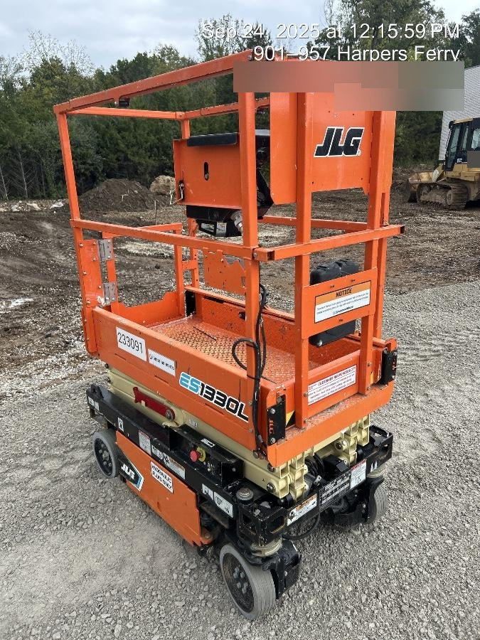 2022 JLG ES1330L