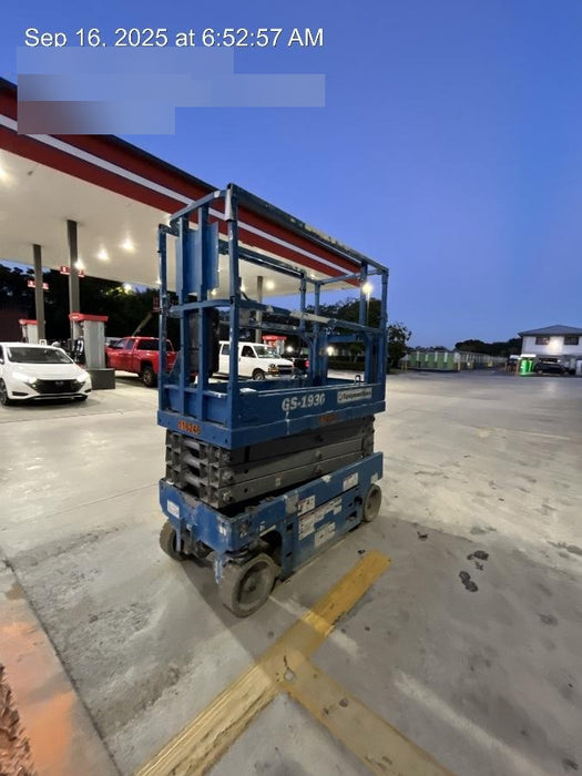 2020 Genie GS-1930 Solid Non Marking Tires, Beacon, Folding rails with half height swing gate