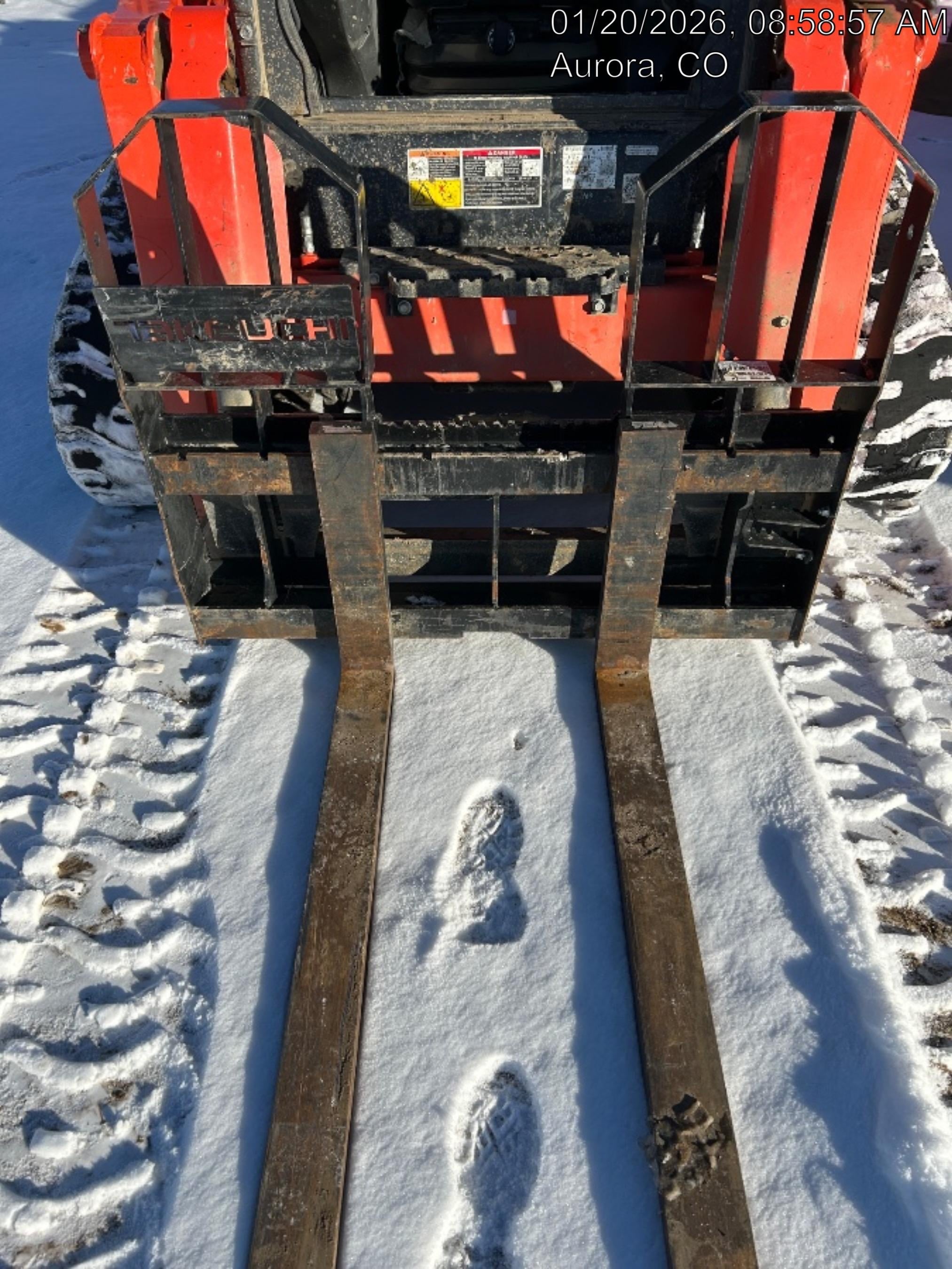 2022 TAKEUCHI 48" Pallet Forks - Takeuchi