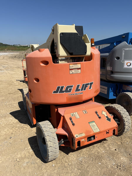 2019 JLG E400AJPN