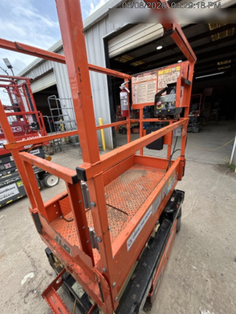 2021 JLG ES1330L