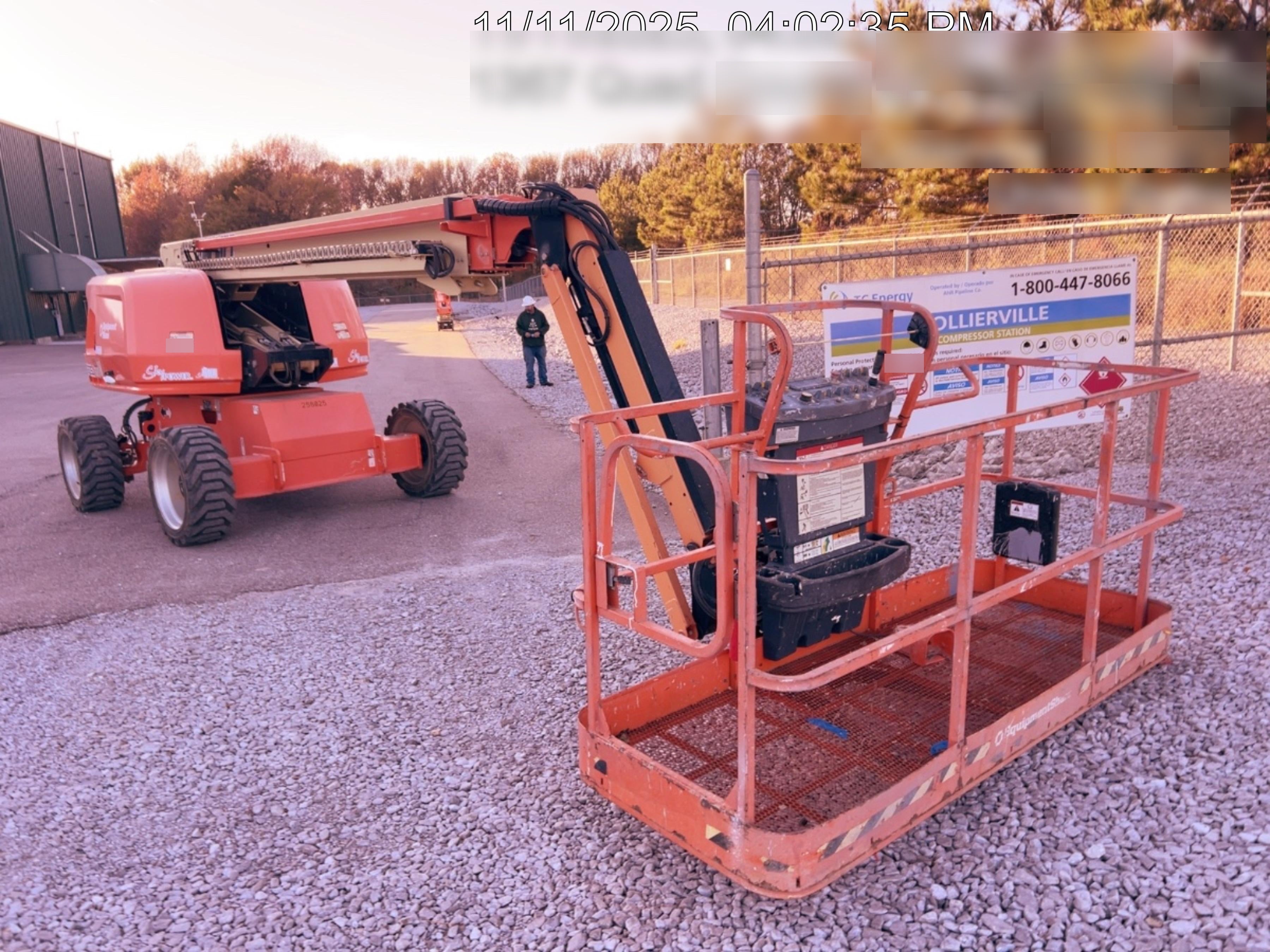 2022 JLG 660SJ