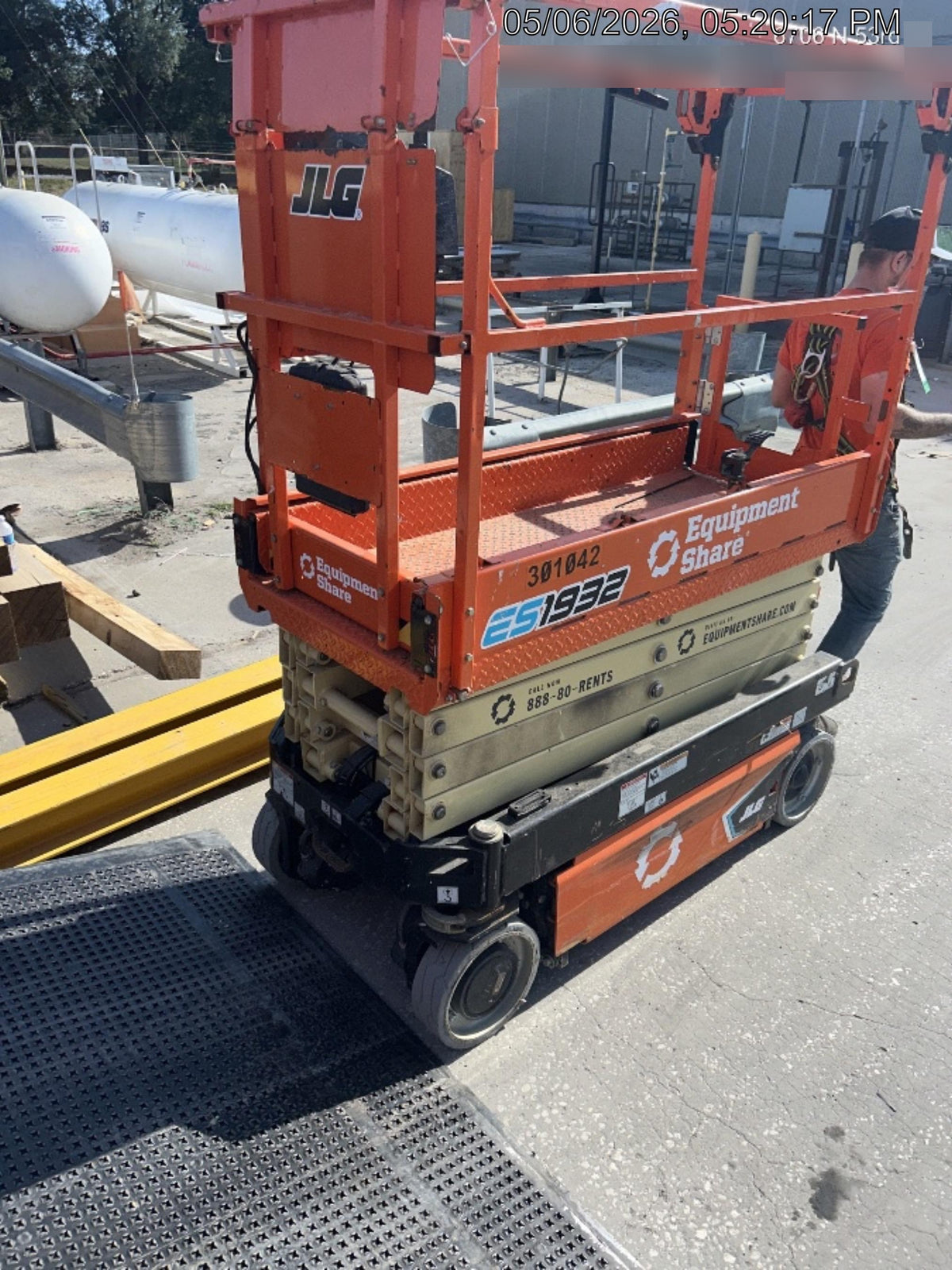 2023 JLG ES1932