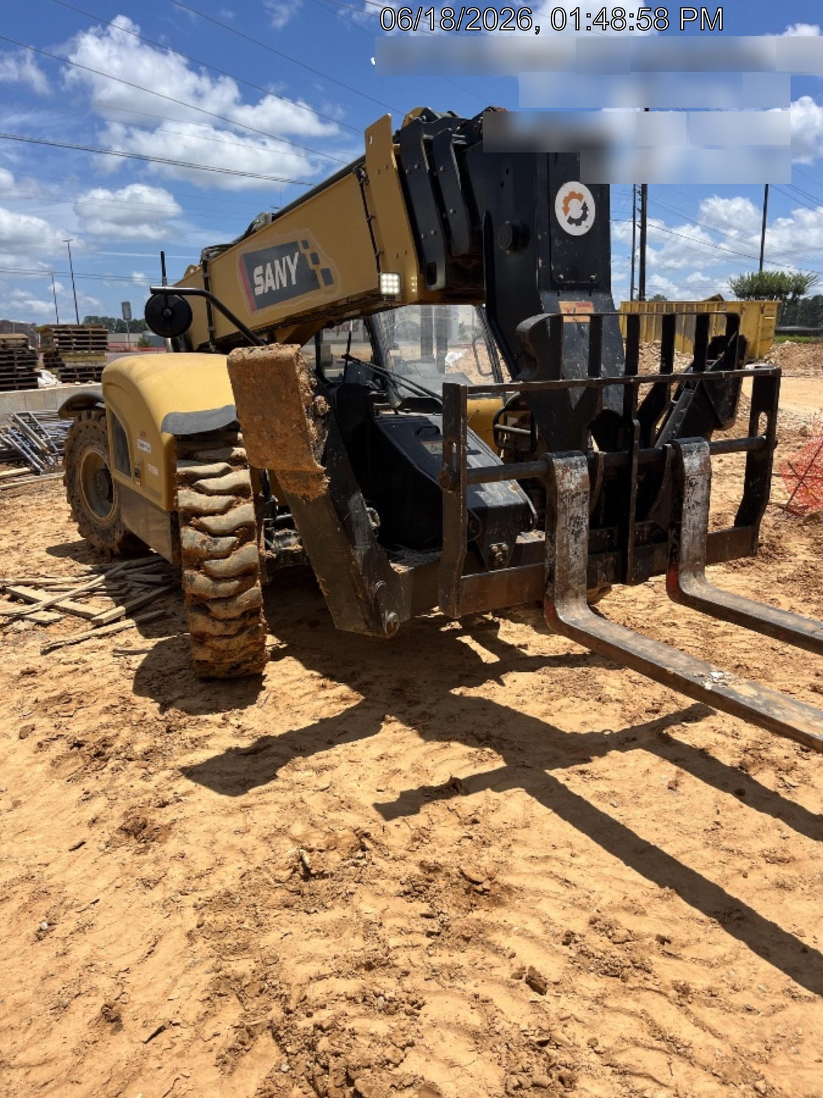2022 SANY STH1056