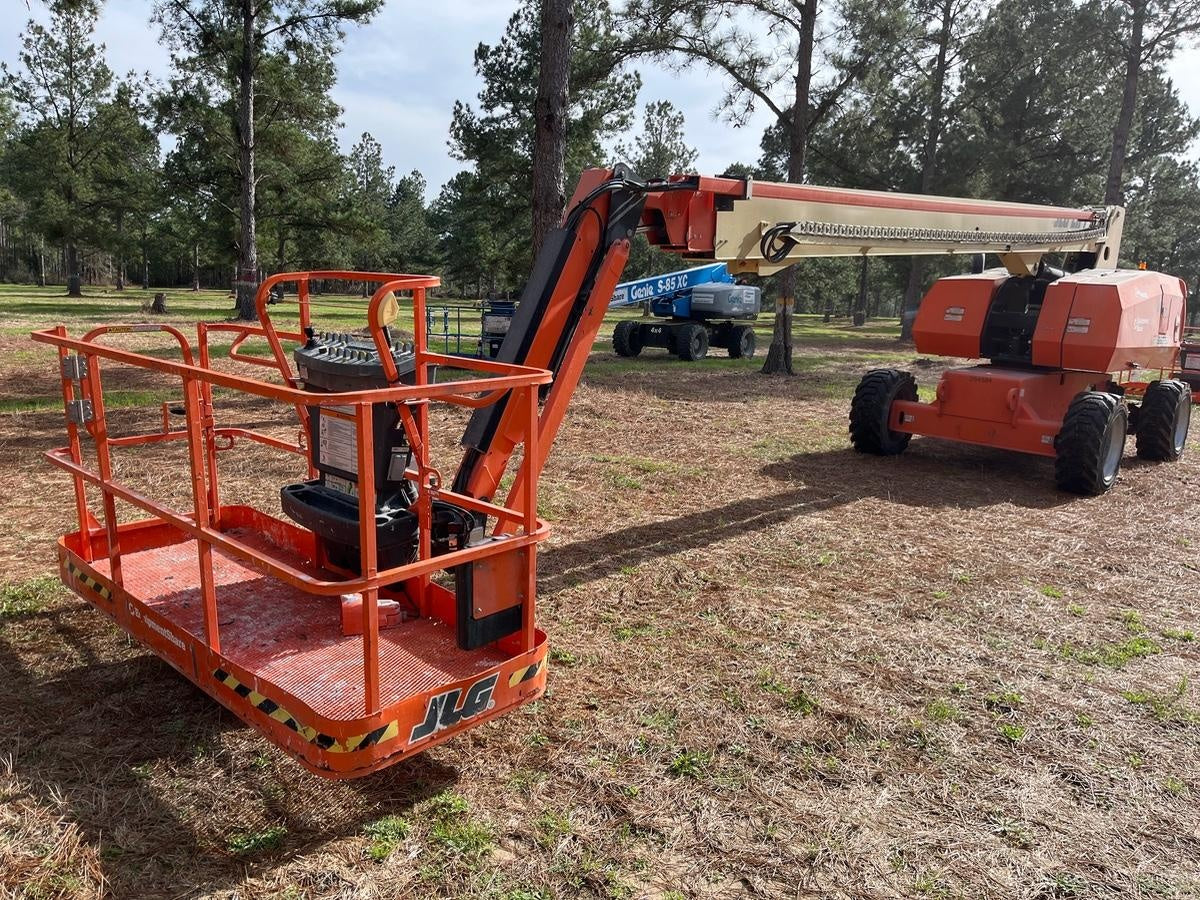 2022 JLG 860SJ