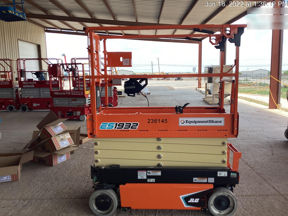 2022 JLG ES1932
