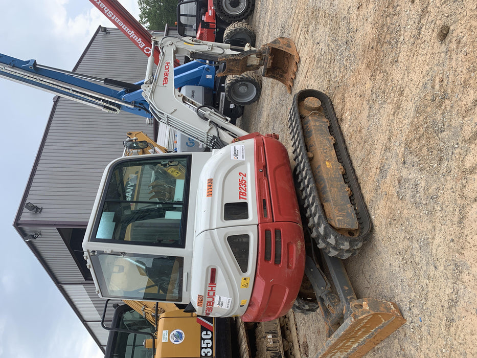 2020 TAKEUCHI TB-235-2CR