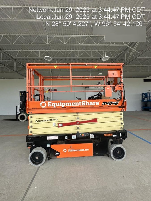 2022 JLG R4045