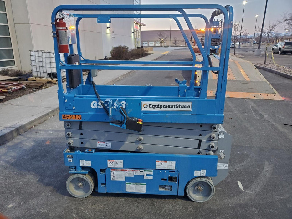 2019 Genie GS-1930 Fixed rails with chain Entry