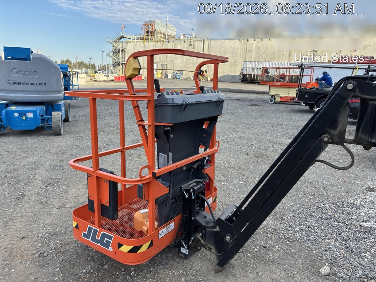 2025 JLG E300AJP