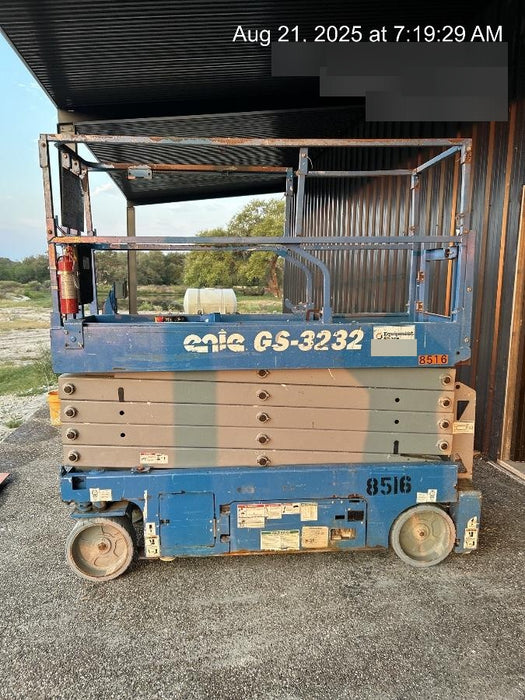 2018 Genie GS-3232 Genie GS3232 Lift w/Folding Rails and Swing Gate
