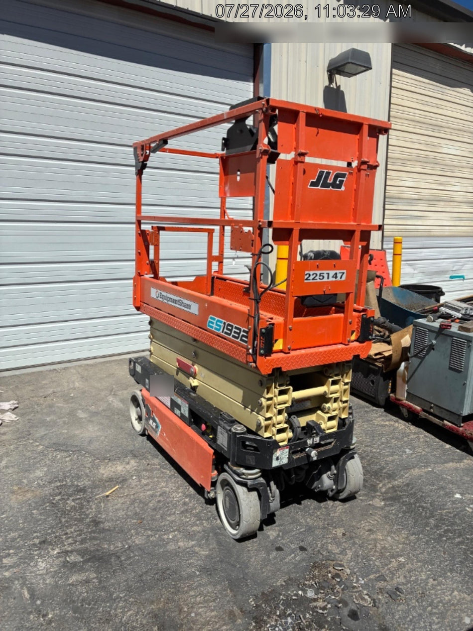 2022 JLG ES1932