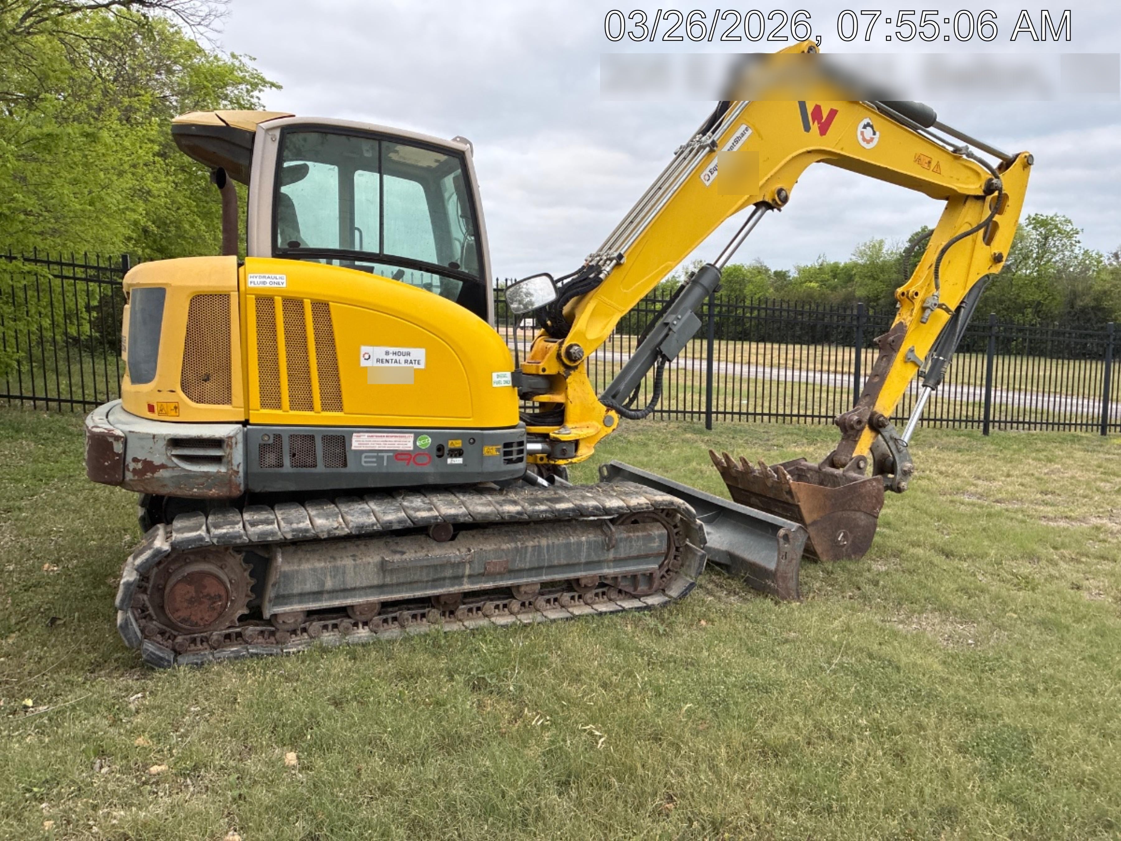 Wacker Neuson ET90 Enclosed Cab, Hybrid Tracks, Long Dipperstick, Bucket