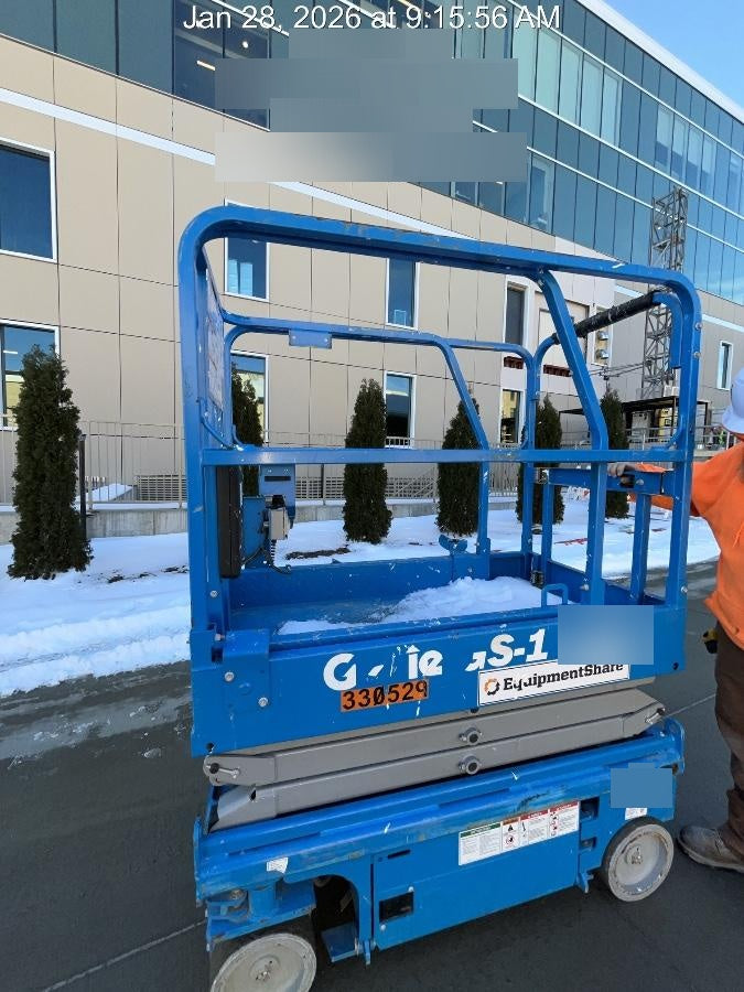 2023 GENIE GS-1432