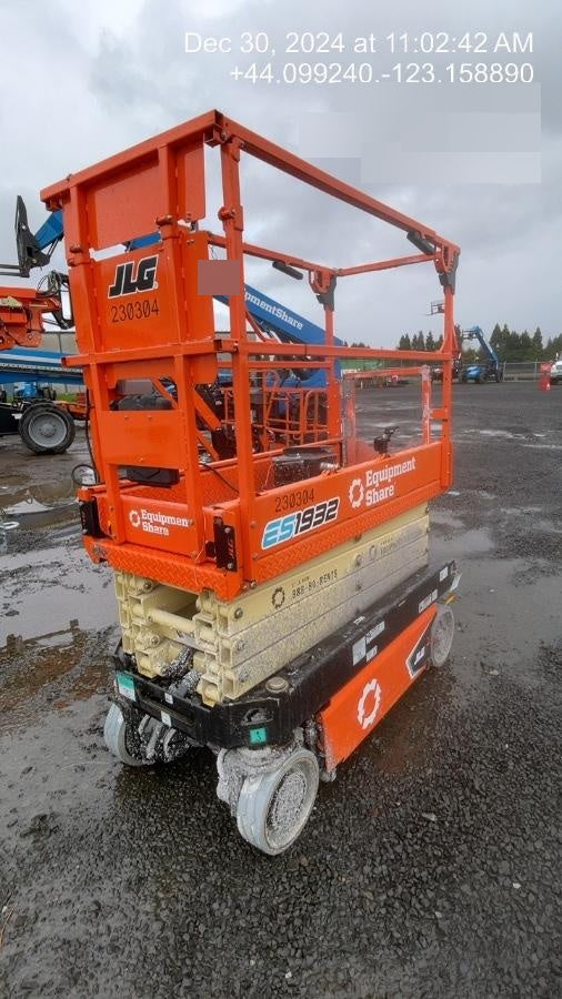 2022 JLG ES1932