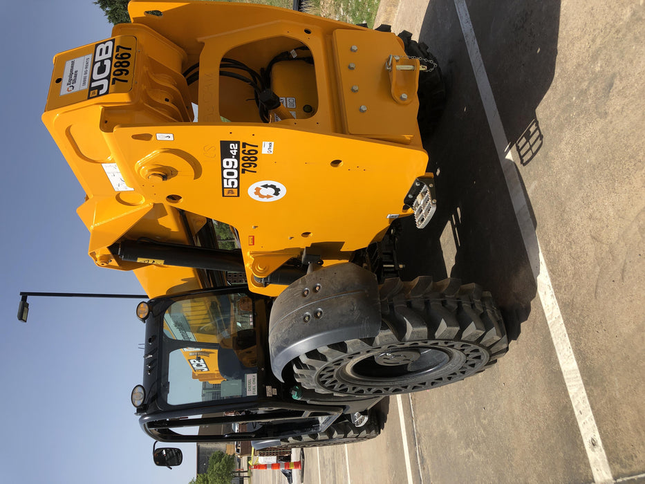2020 JCB 509-42 Canopy, Solid Tires, Work Lights, Beacon, Aux Hydraulics, Back up Alarm, Lifting Eye, ES Decals