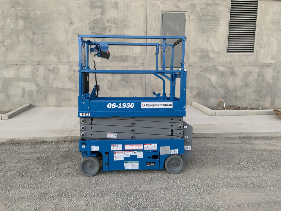 2020 Genie GS-1930 Solid Non Marking Tires, Beacon, Folding rails with half height swing gate, 800W Inverter