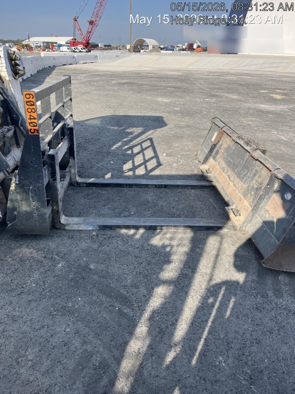 2025 ARROW MATERIAL HANDLING 72" Pallet Forks - Arrow
