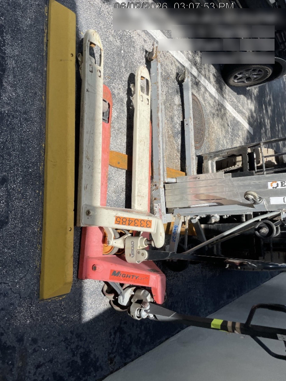 2023 CROWN 5,500lb Manual Pallet Jack - Crown