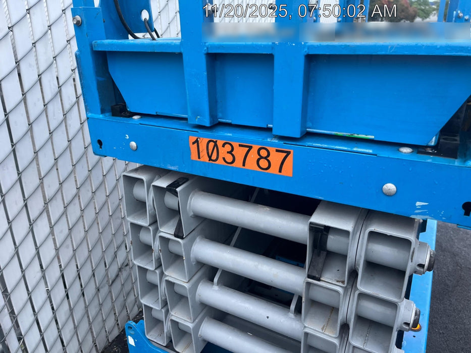 2020 Genie GS-3232 Standard, Folding half height swing gate, 800W Inverter