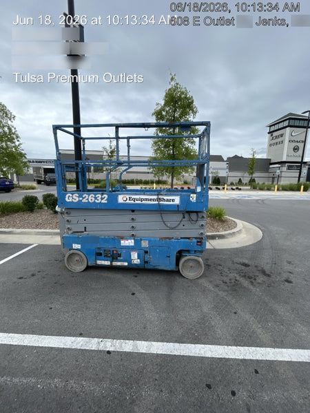 2019 Genie GS-2632 Folding rails with half height swing gate