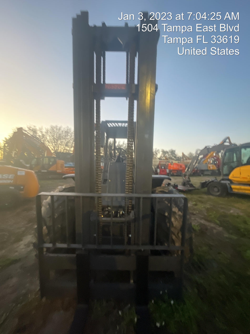 2023 CASE 588H