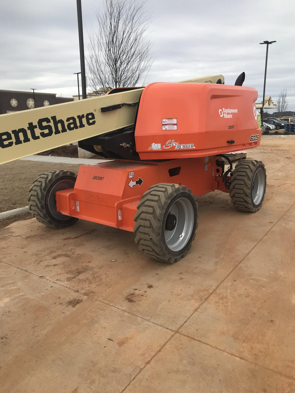 2022 JLG 600S