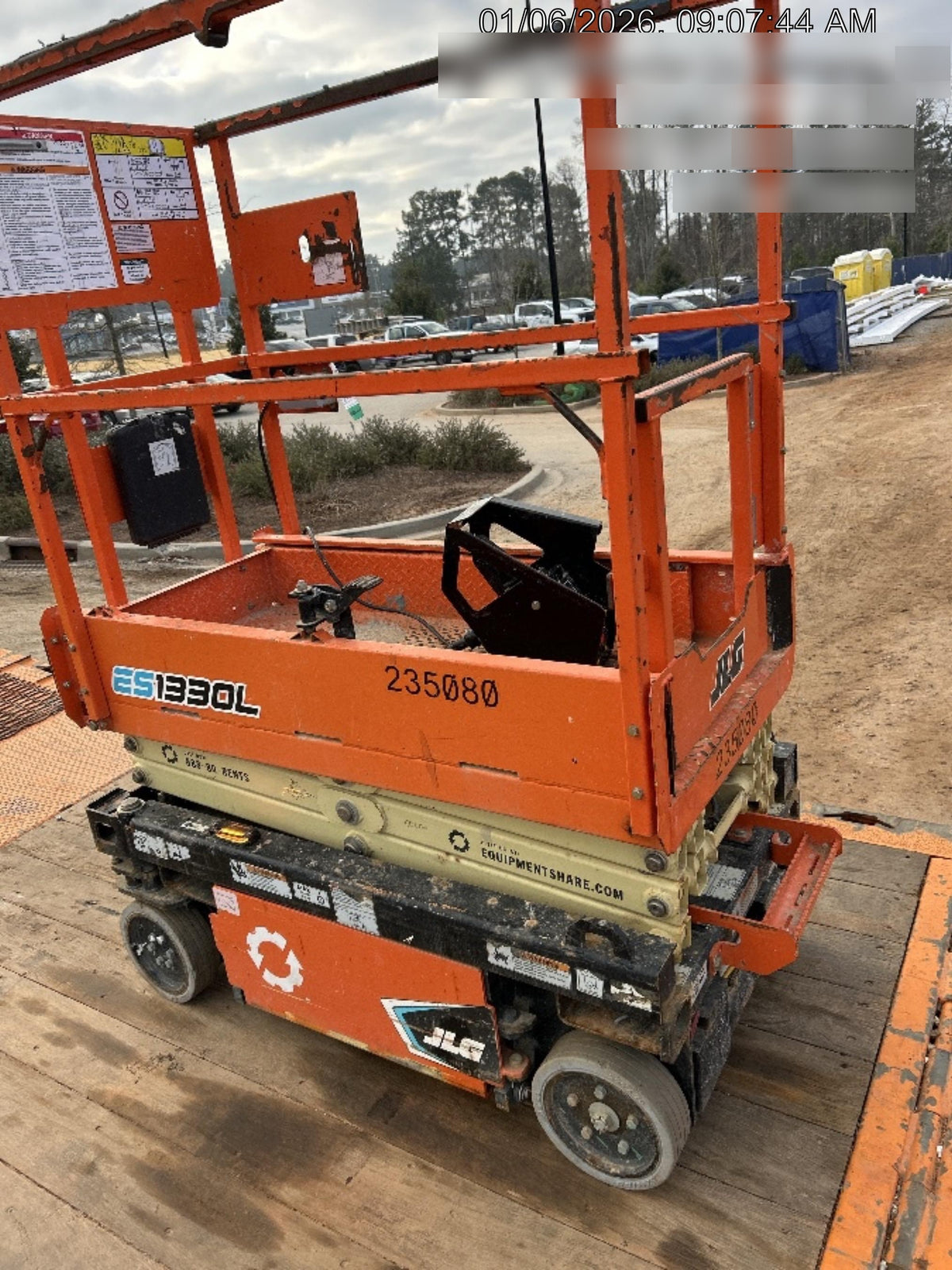 2022 JLG ES1330L