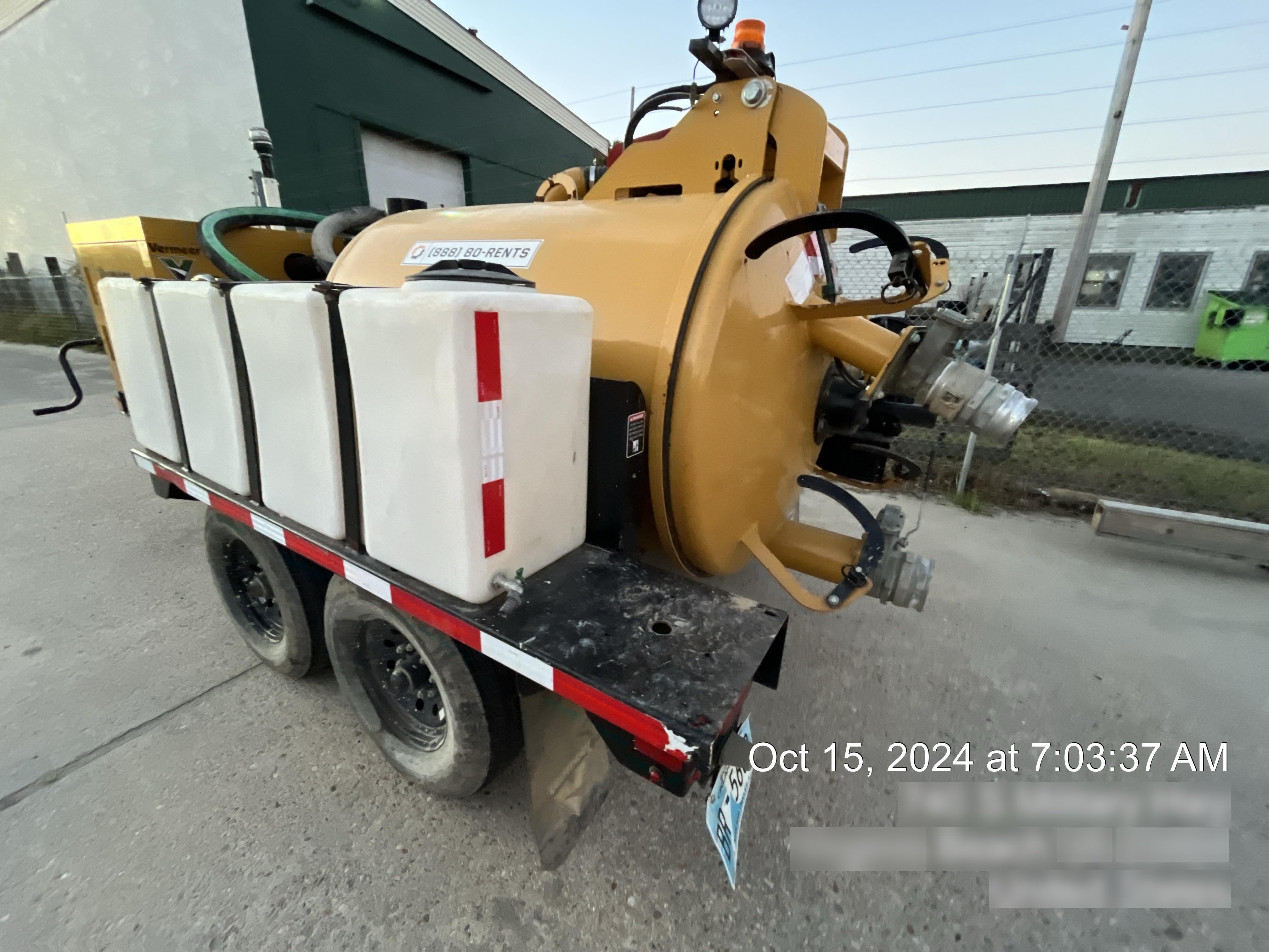 2022 Vac-Tron LP573XDT T4 Koehler Diesel Engine, 500 Gallon Debris Tank, x2 100 Gallon Water Tanks