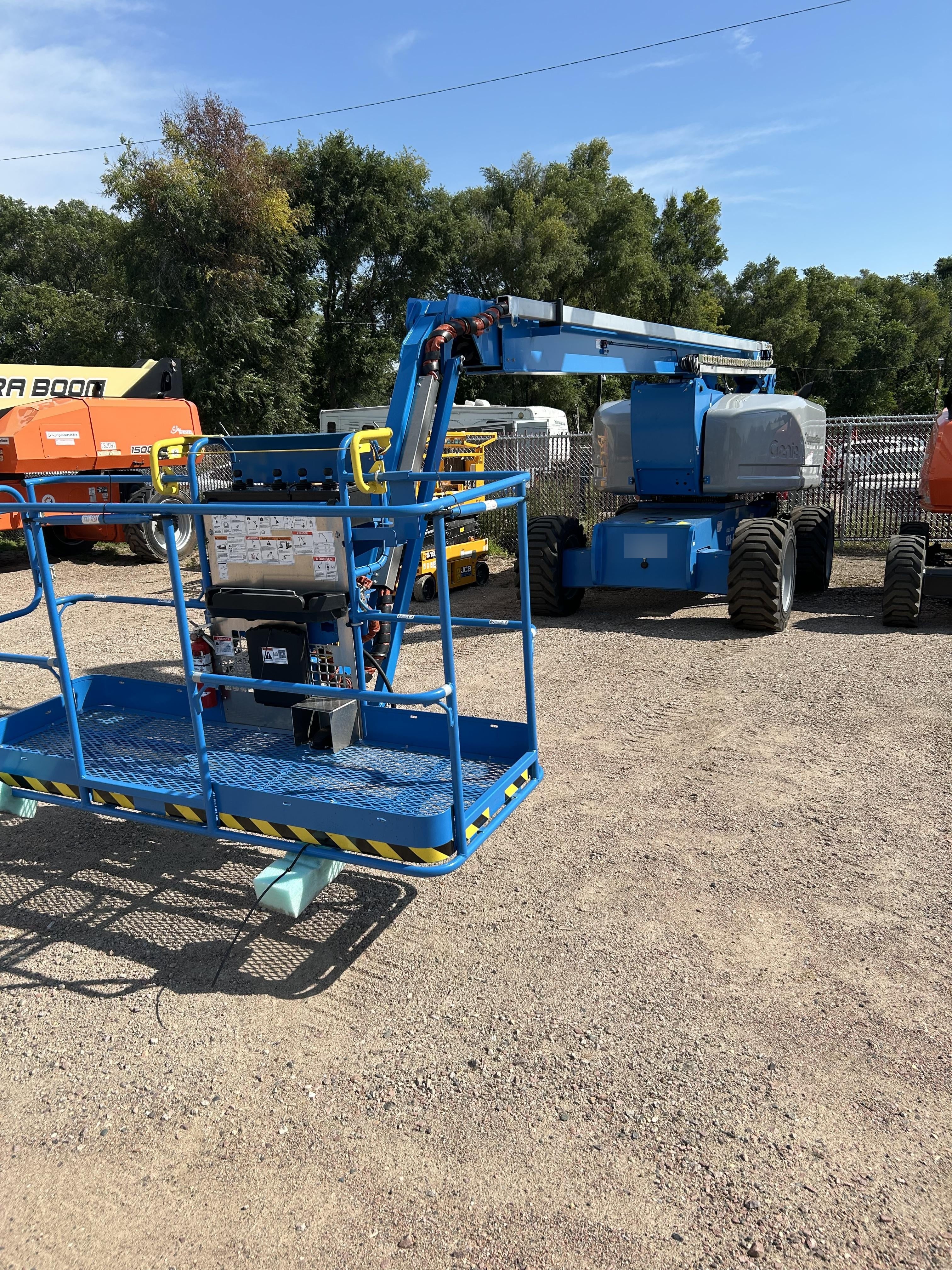 2025 GENIE Z-80/60
