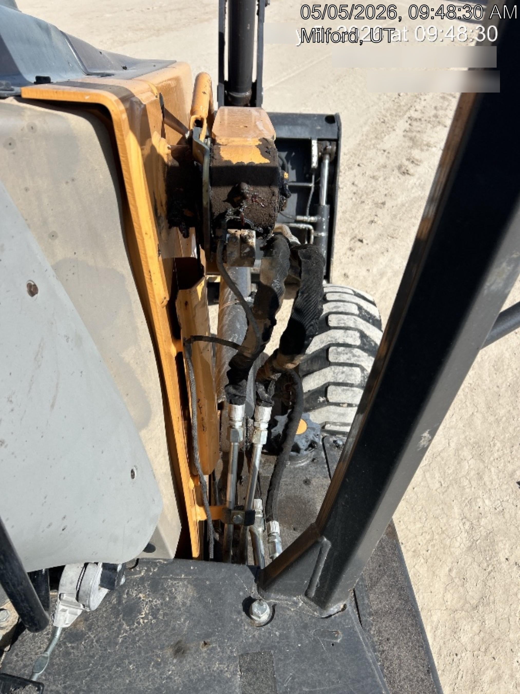 2023 CASE 570N EP