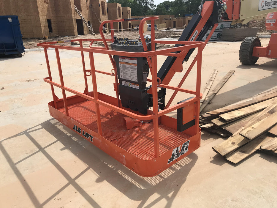 2019 JLG 660SJ