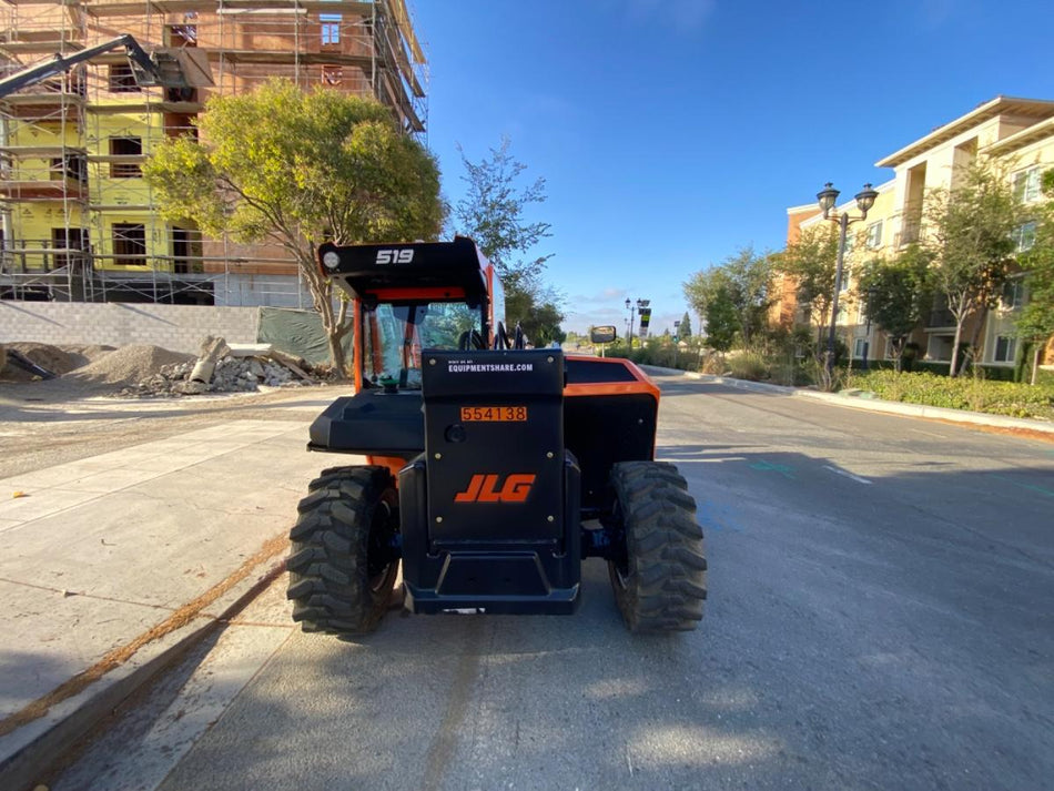 2025 JLG 519