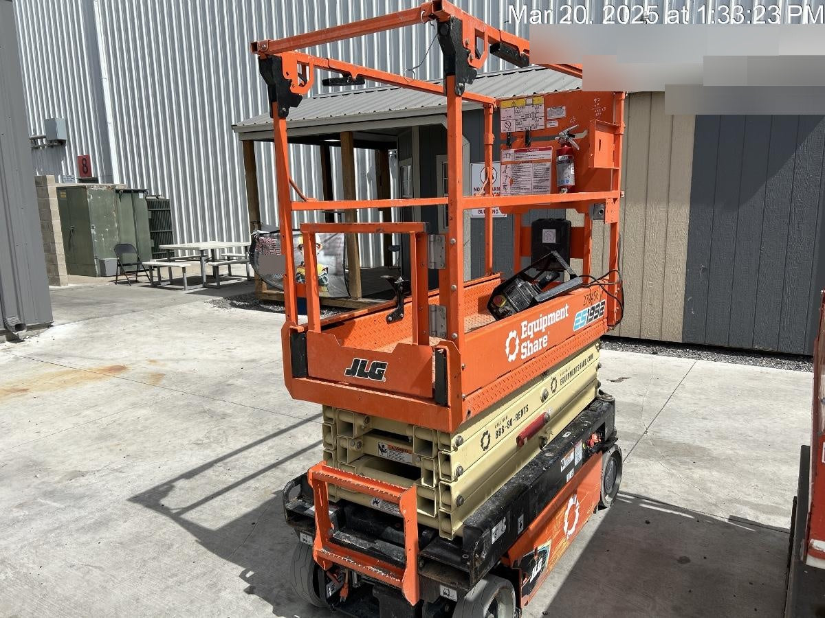 2022 JLG ES1932