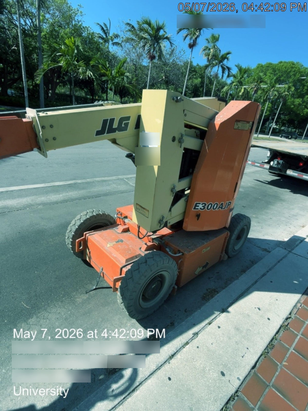 2019 JLG E300AJP