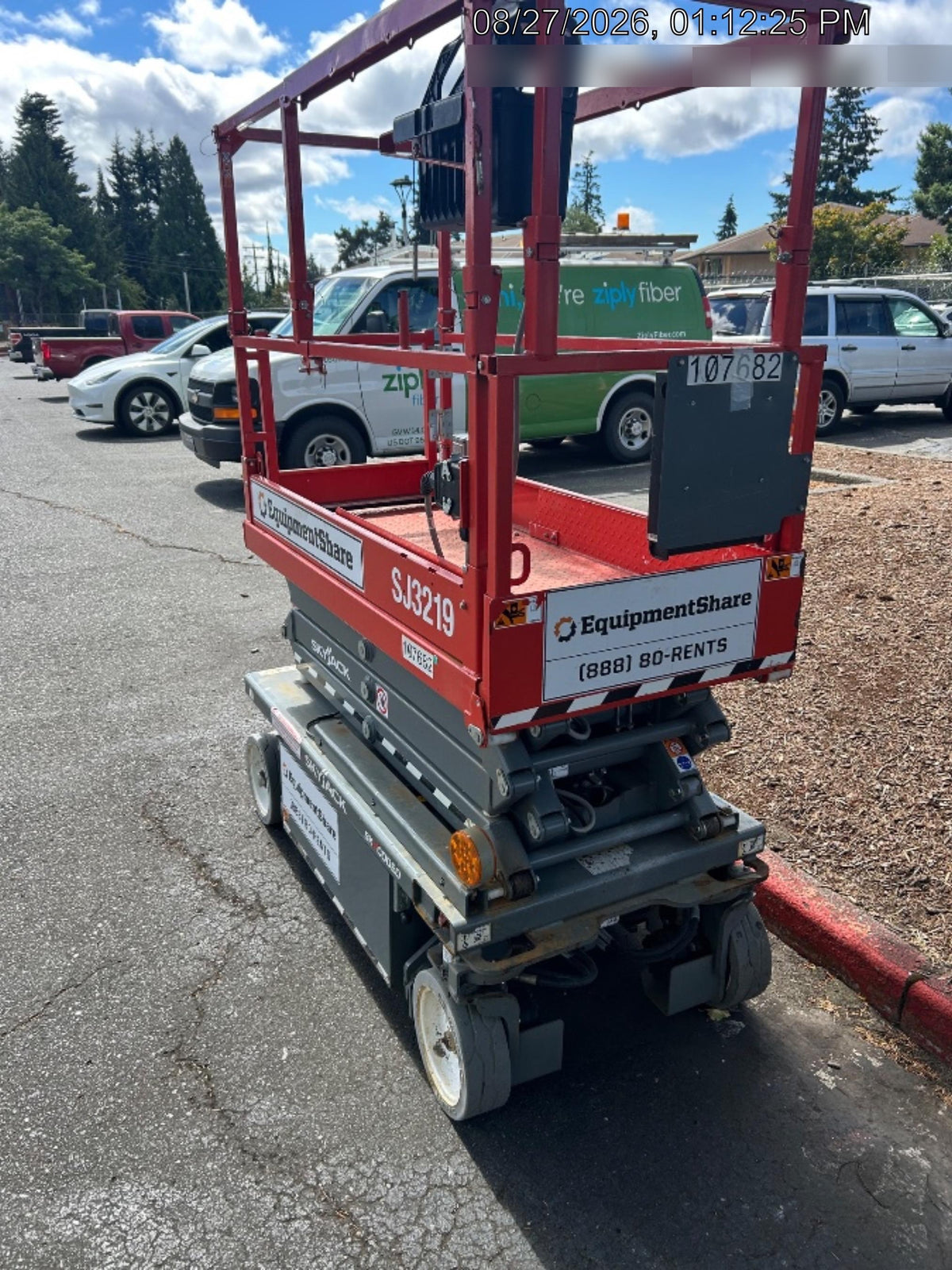 2020 Skyjack SJIII-3219 Solid NM Tires, Half height spring hinged entry gate, Dual Beacons, 800W Inverter
