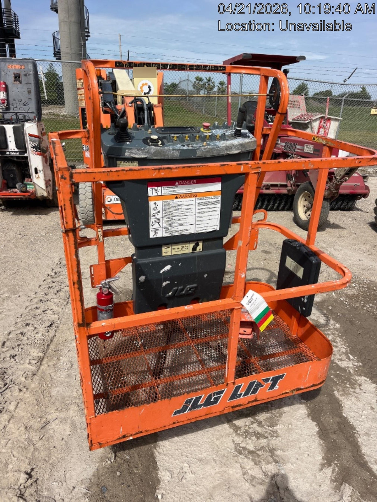 2019 JLG E300AJP