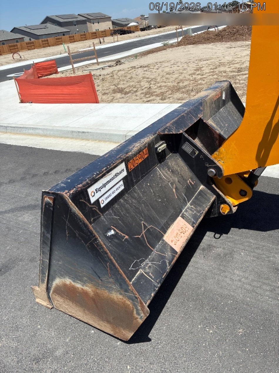 2022 JLG 1001100823