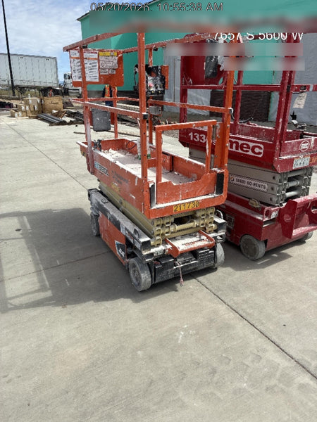 2022 JLG ES1330L