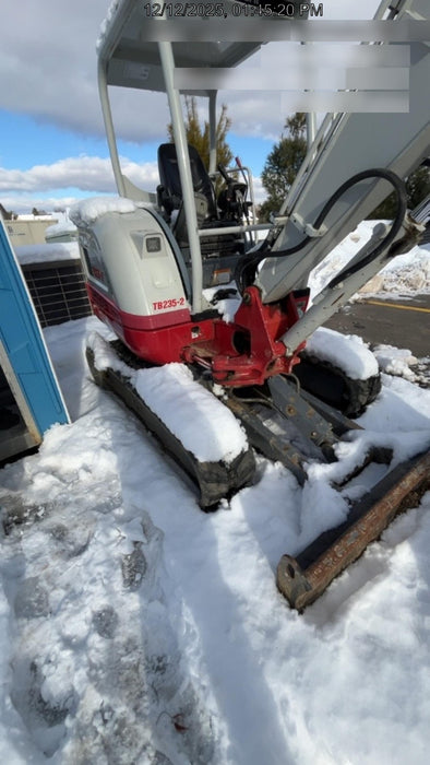 2021 TAKEUCHI TB235-2R