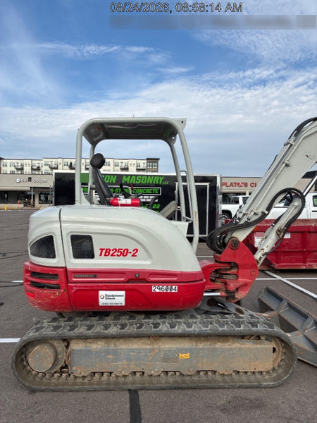 2023 TAKEUCHI TB250-2R