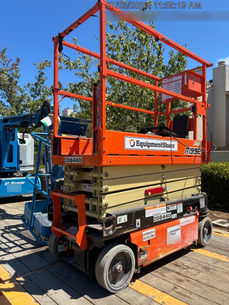 2022 JLG R1932