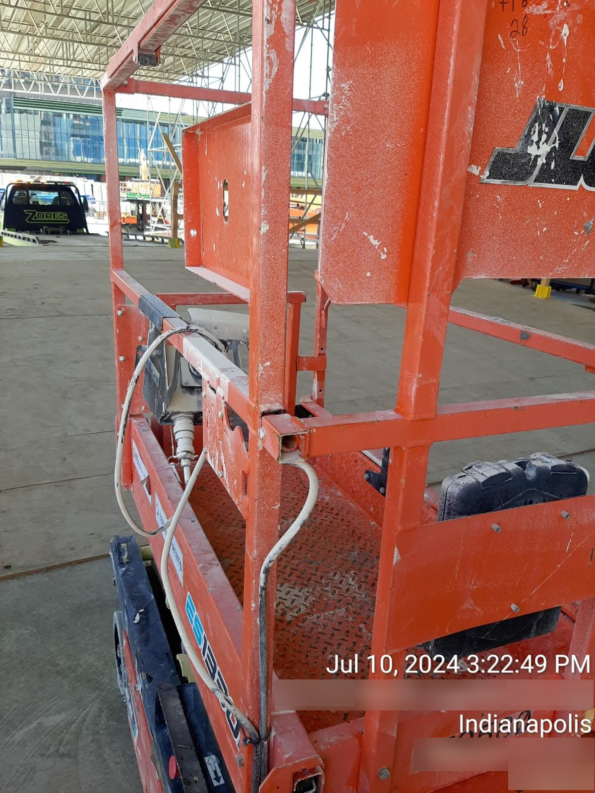 2021 JLG ES1330L