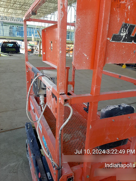 2021 JLG ES1330L