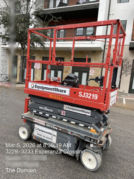 2020 Skyjack SJIII-3219 Solid NM Tires, Half height spring hinged entry gate, Dual Beacons, 800W Inverter