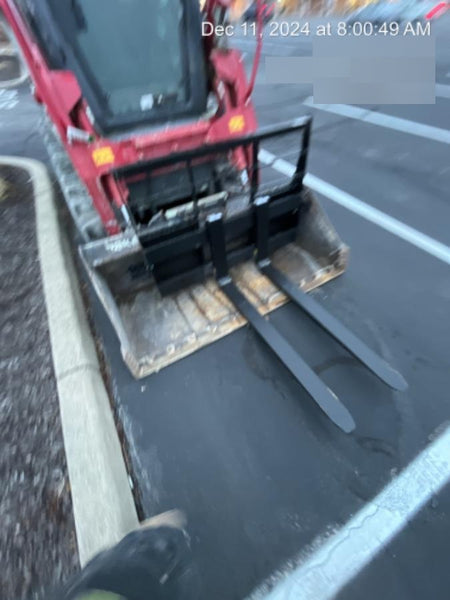 2024 ARROW MATERIAL HANDLING 48" Pallet Forks - Arrow