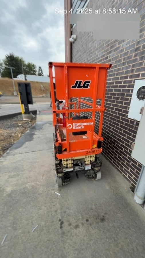 2022 JLG ES1330L