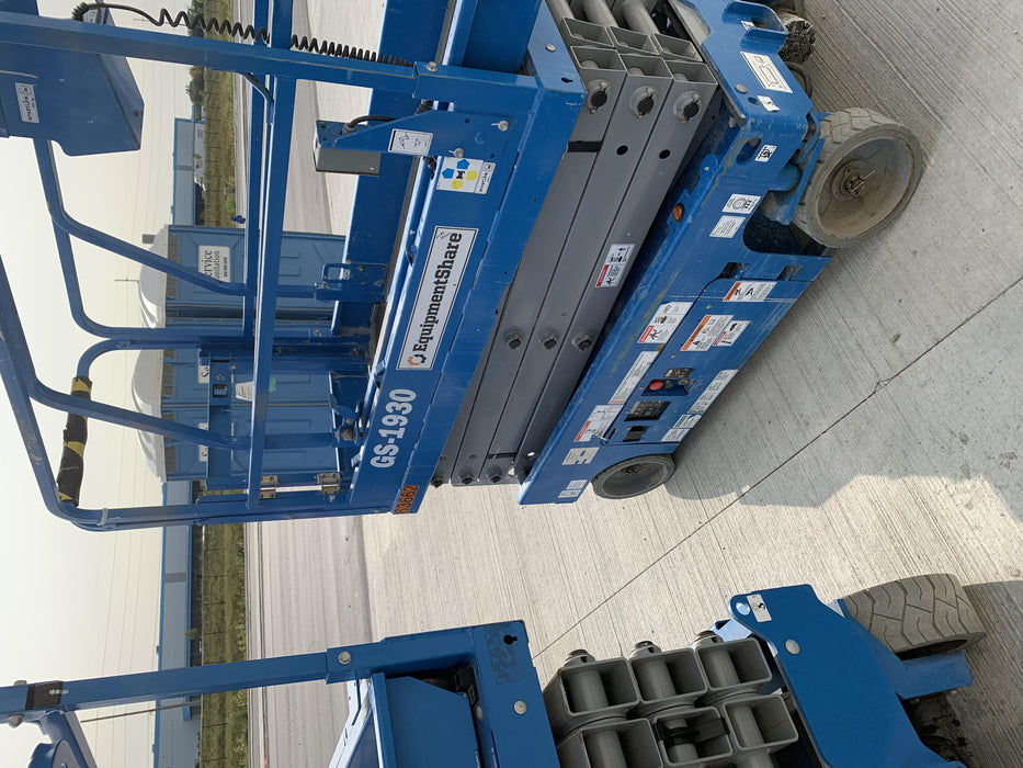 2020 Genie GS-1930 Solid Non Marking Tires, Beacon, Folding rails with half height swing gate