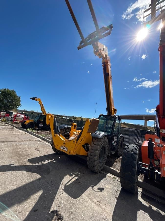 2021 JCB 510-56